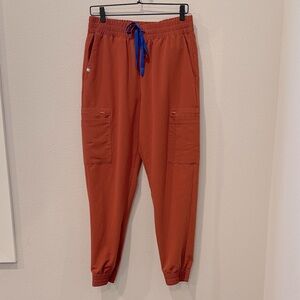 Figs Technical Cargo Pants in Auburn with Neon Blue Drawstring Size Large